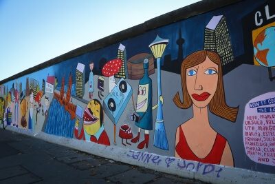 Die Mauer als Galerie, Geschichte hautnah – die East Side Gallery