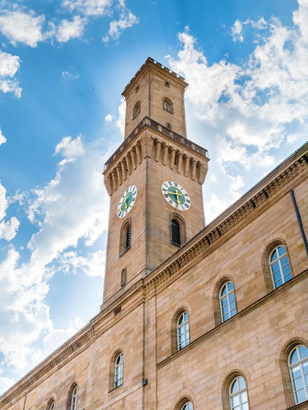 Das Fürther Rathaus ähnelt dem Palazzo Vecchio in Florenz.