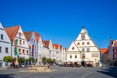 Der Weidener Markt lädt zum Verweilen ein.