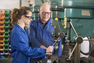 Ausbildung oder Studium – wähle den Berufseinstieg in Ingenieur-Jobs, die zu Dir passen.